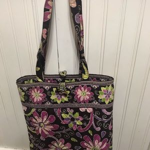 Vera Bradley tote, used no edits on the pictures